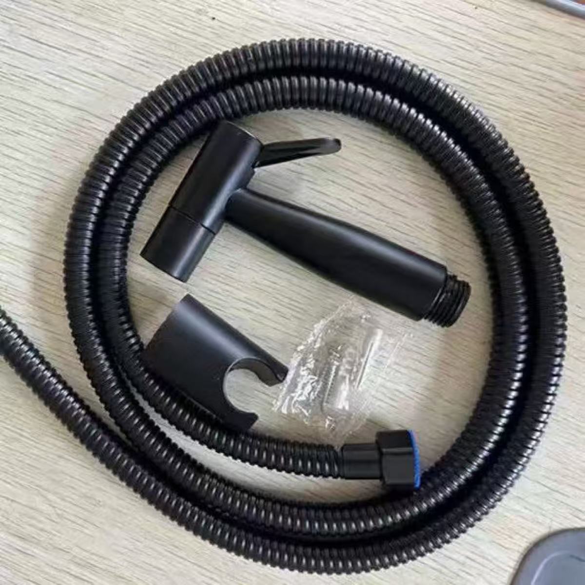 Keran Bidet Toilet Hitam, Semp - Home Bathroom Cleaning Kit ulasan dan harga